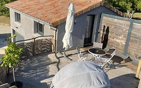 Sublime Studio De Caractere ,50 M2 Climatise .